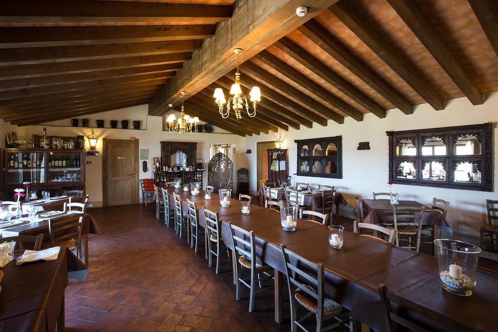 Hotel Podere Conti Filattiera Экстерьер фото