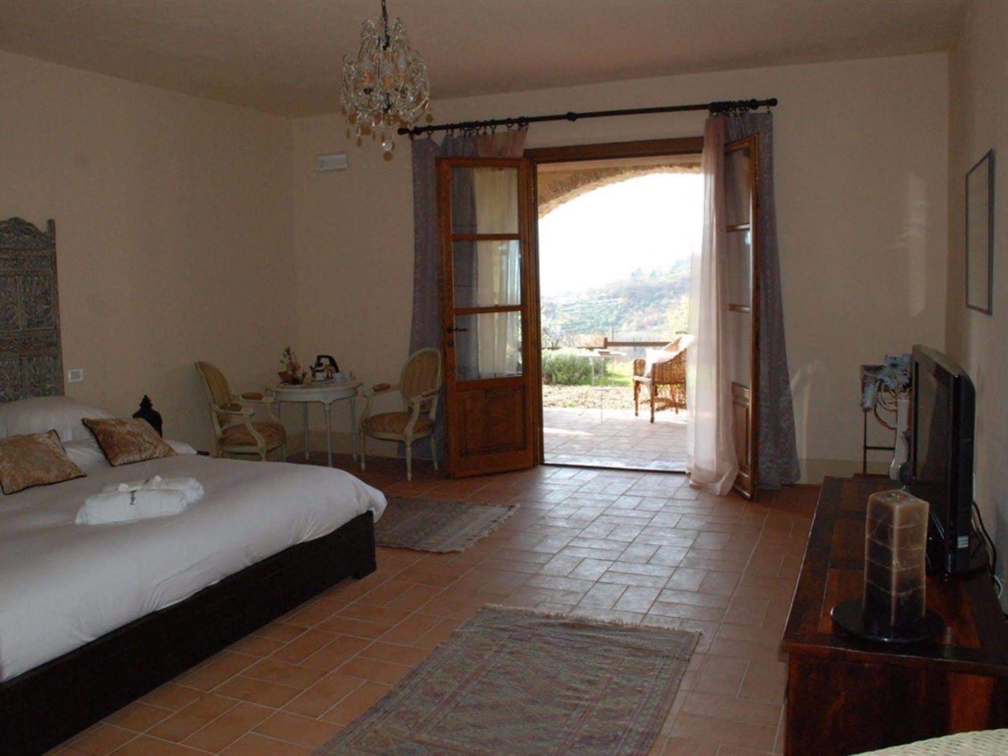 Hotel Podere Conti Filattiera Экстерьер фото