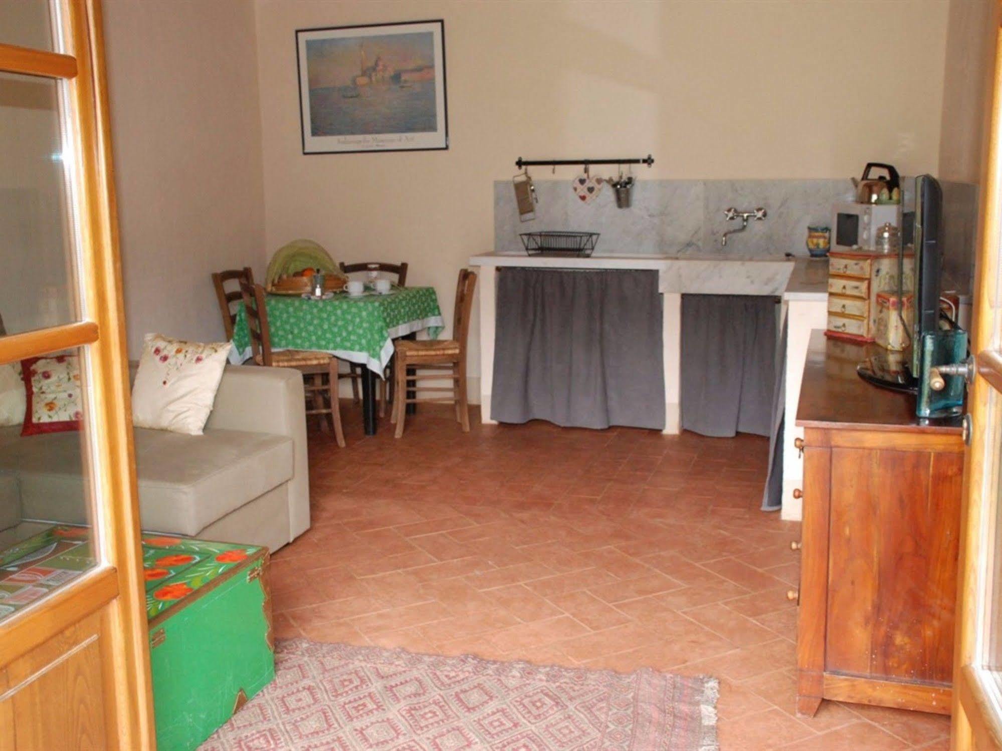 Hotel Podere Conti Filattiera Экстерьер фото