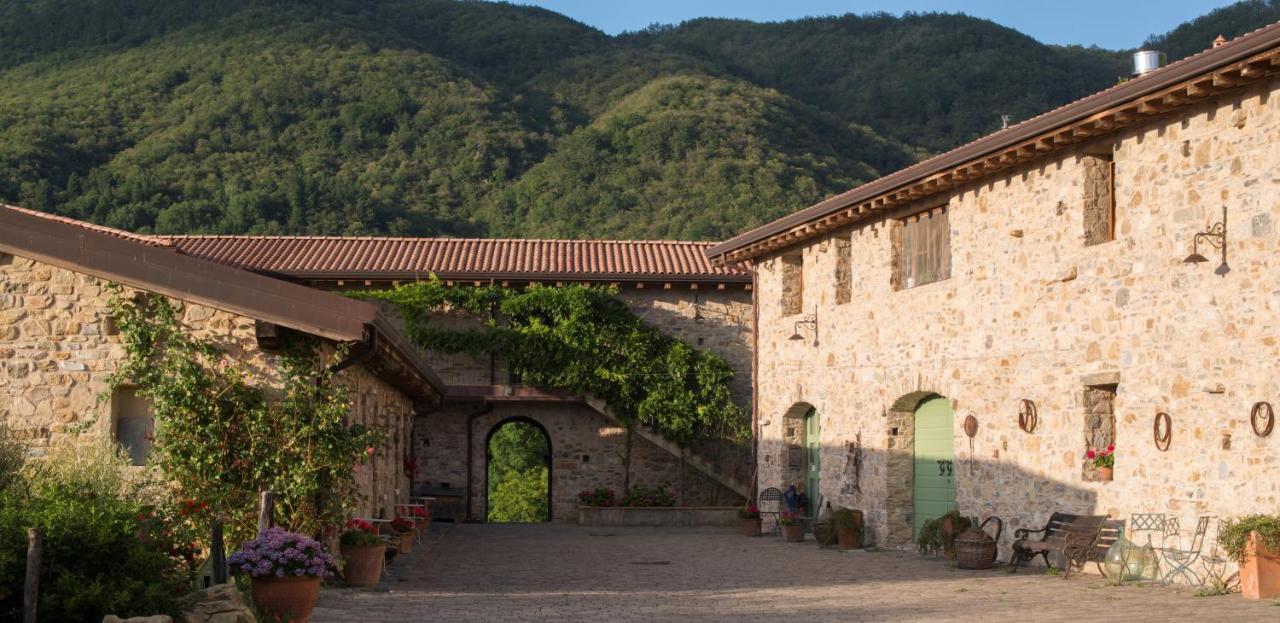 Hotel Podere Conti Filattiera Экстерьер фото